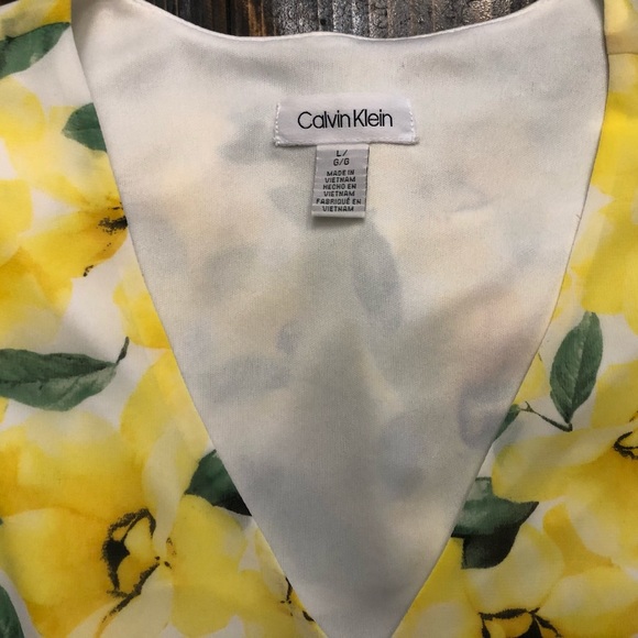 Calvin Klein 🌼 Floral Print V-Neck Chiffon 3/4 Ruffle Sleeve Top Size Large - Picture 3 of 7